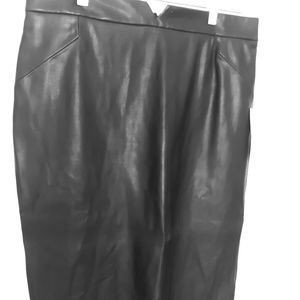 ZARA CLASSY BLACK FAUX LEATHER SKIRT